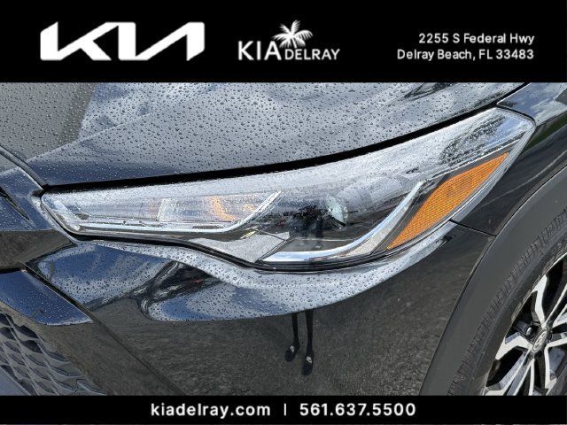 Used 2025 Toyota Corolla Cross AWD Hybrid w/ Moonroof Package image 6