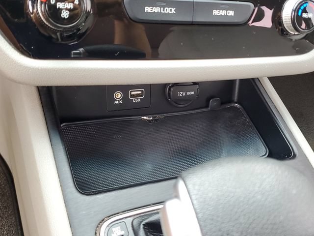 Used 2020 Kia Sedona L FWD image 18