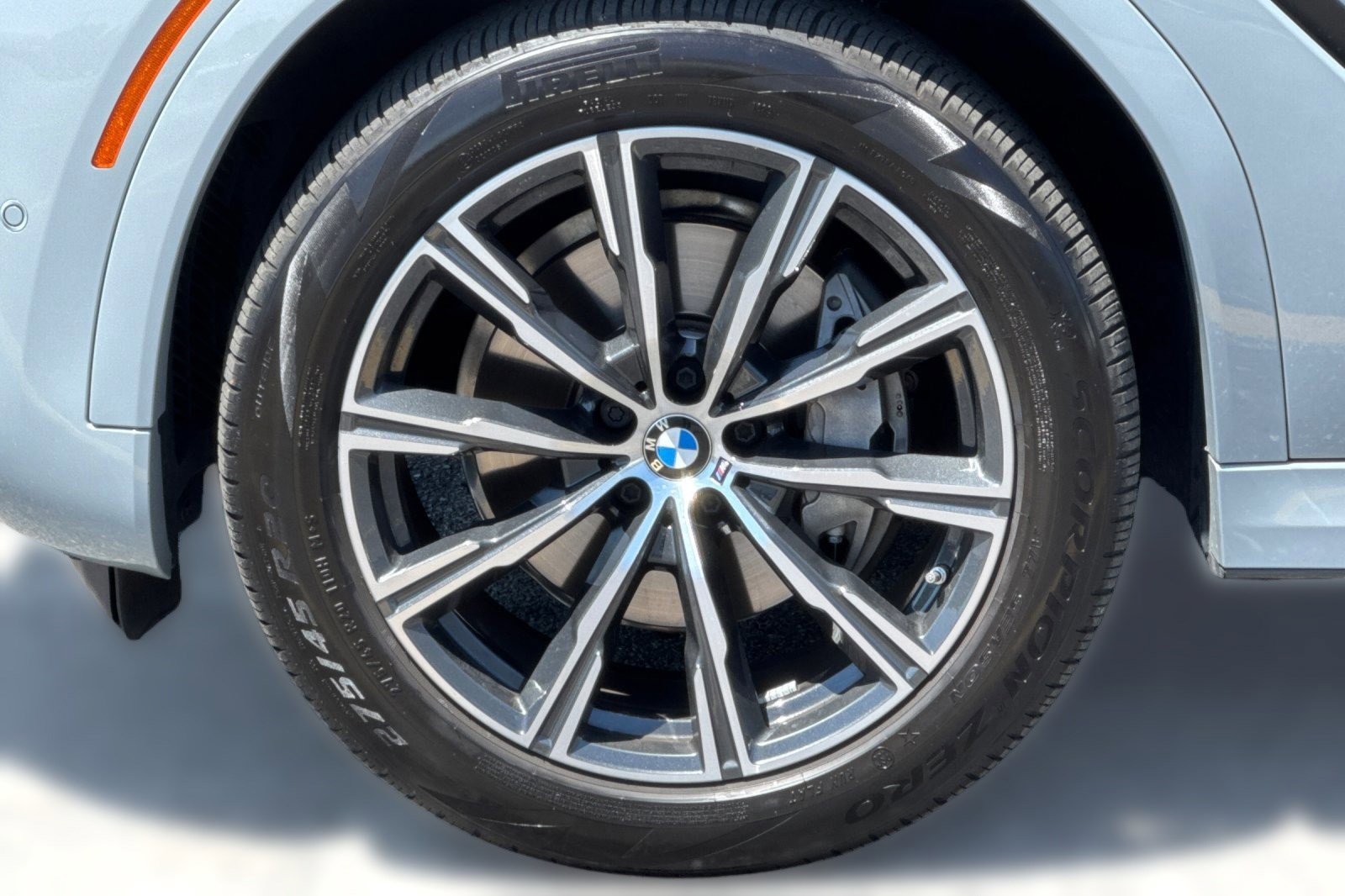 Certified 2024 BMW X6 xDrive40i w/ Premium Package AWD/4WD image 11