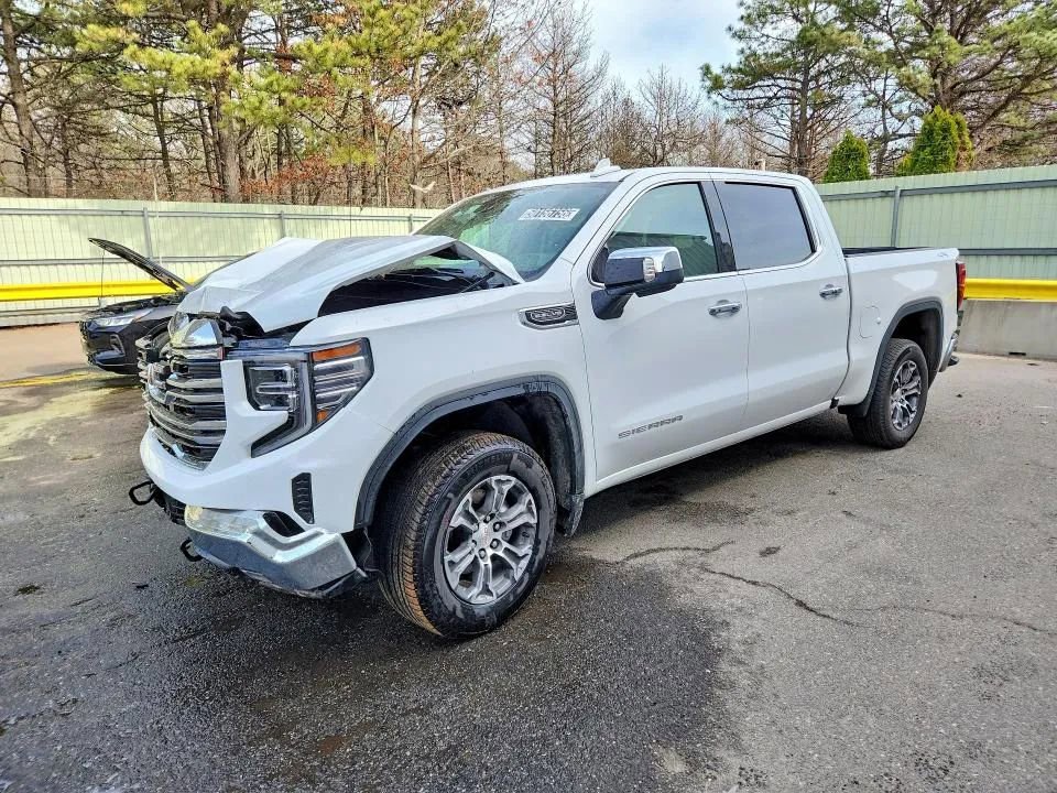 Used 2026 GMC Sierra 1500 SLT AWD/4WD image 1