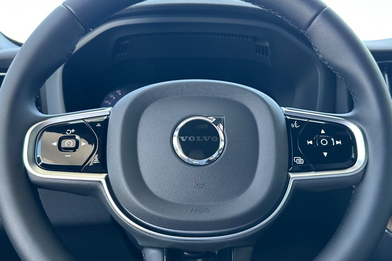 New 2026 Volvo XC60 T8 Plus w/ Climate Package AWD/4WD image 24