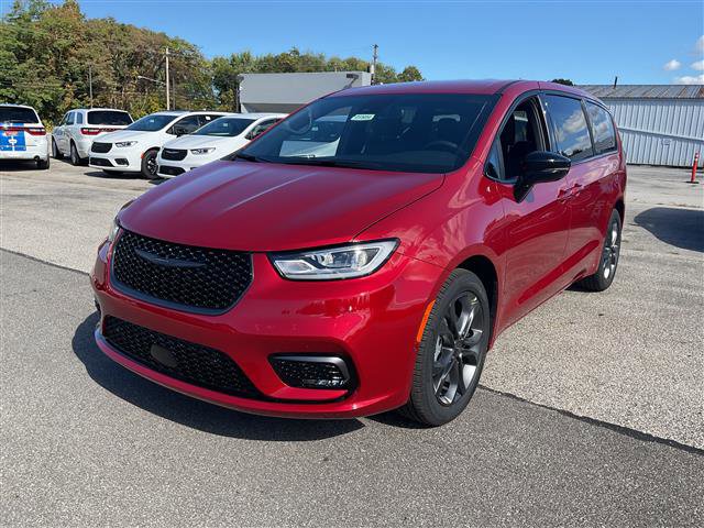 New 2026 Chrysler Pacifica Select image 3