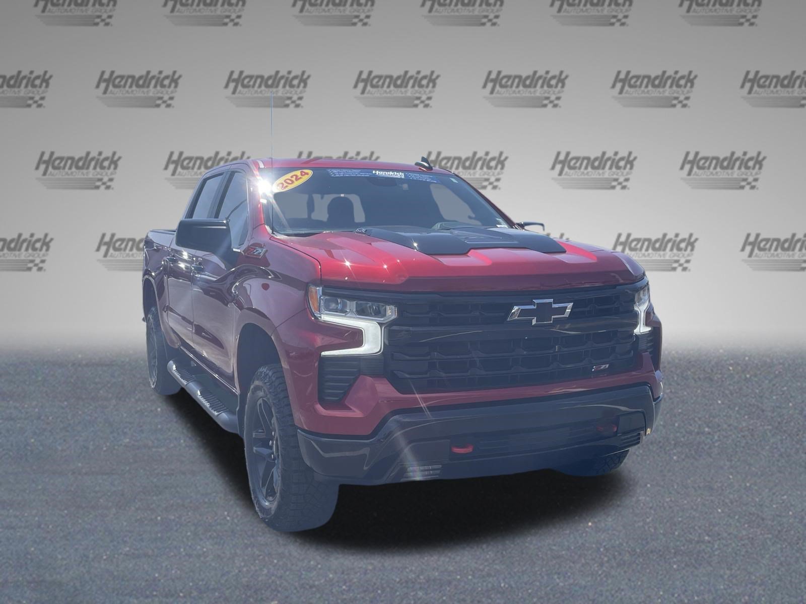 Used 2024 Chevrolet Silverado 1500 LT Trail Boss w/ Convenience Package II AWD/4WD image 3