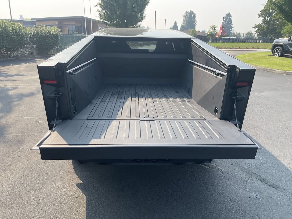 Used 2024 Tesla Cybertruck Cyberbeast AWD/4WD image 24