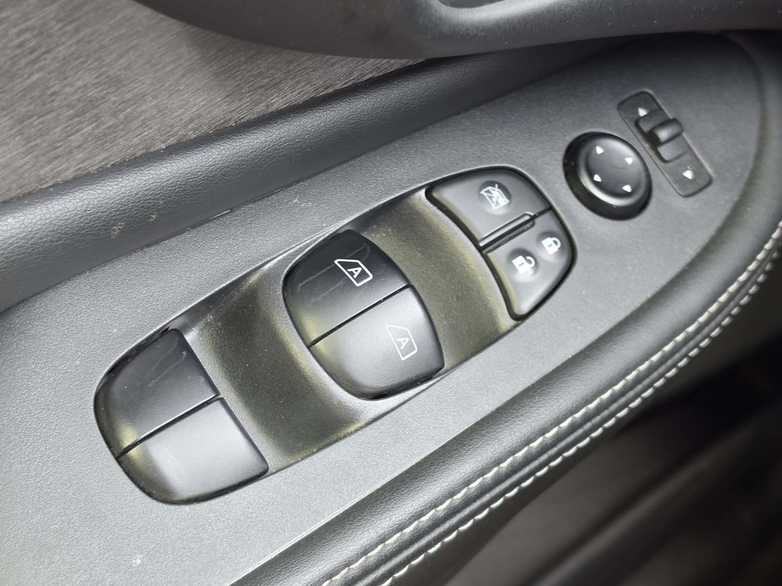 Used 2021 Nissan Murano S FWD image 13