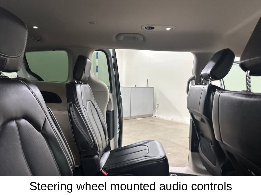 Used 2024 Chrysler Pacifica Touring-L FWD image 26