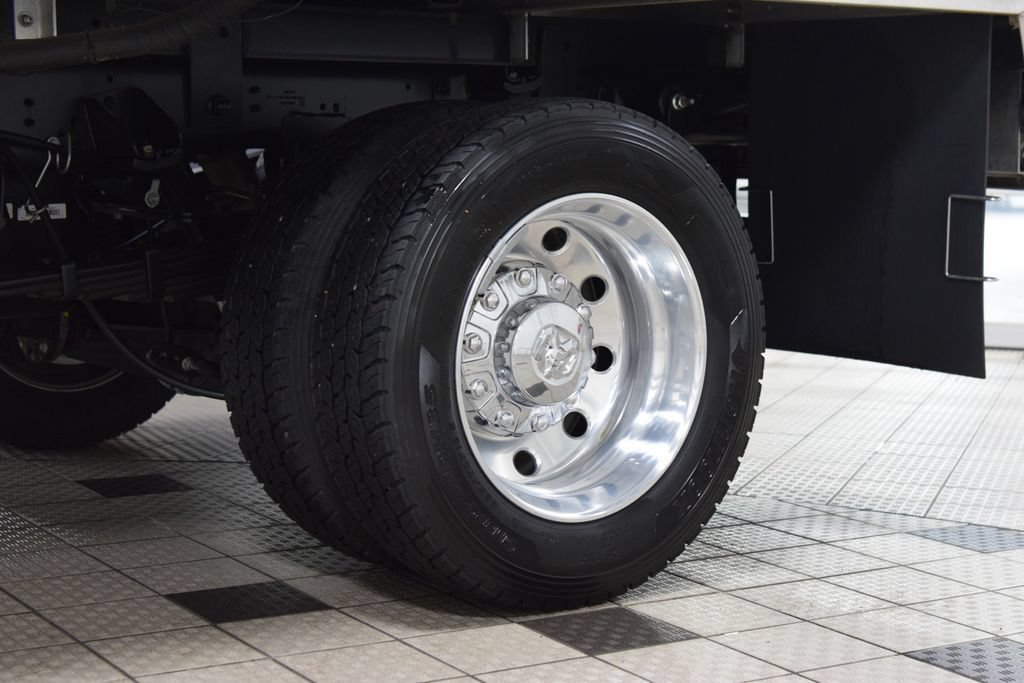 Used 2024 RAM 5500 4x4 Crew Cab image 17