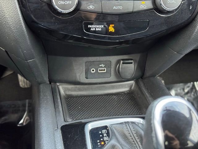 Used 2018 Nissan Rogue SV image 13