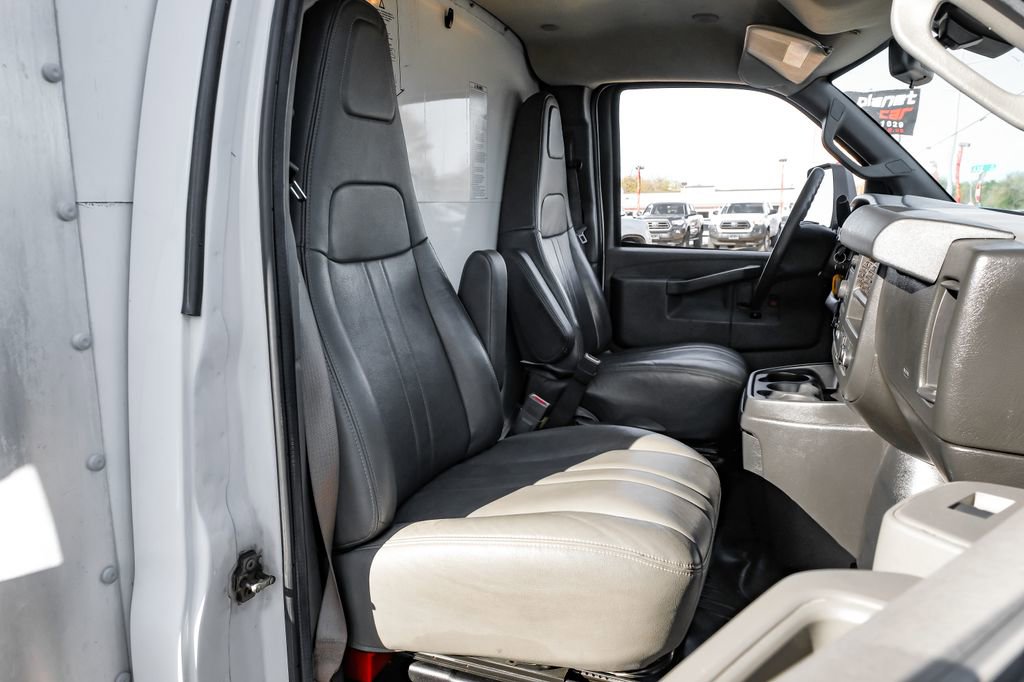 Used 2021 GMC Savana 3500 Extended w/ Power Convenience Package image 25