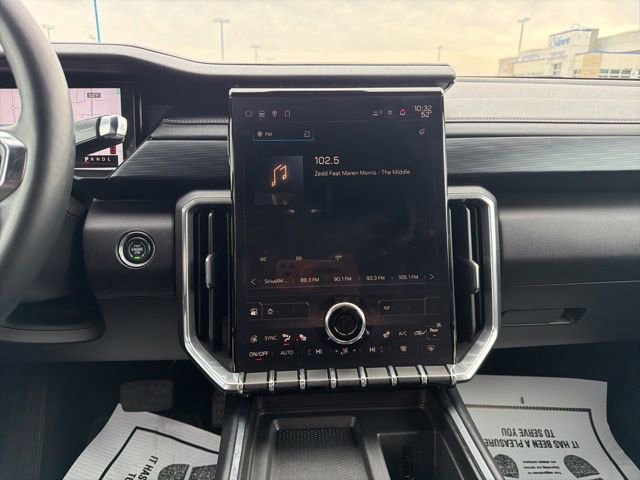 Used 2025 GMC Acadia Elevation image 24