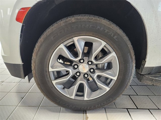 Used 2024 Chevrolet Tahoe LT w/ Luxury Package RWD image 9