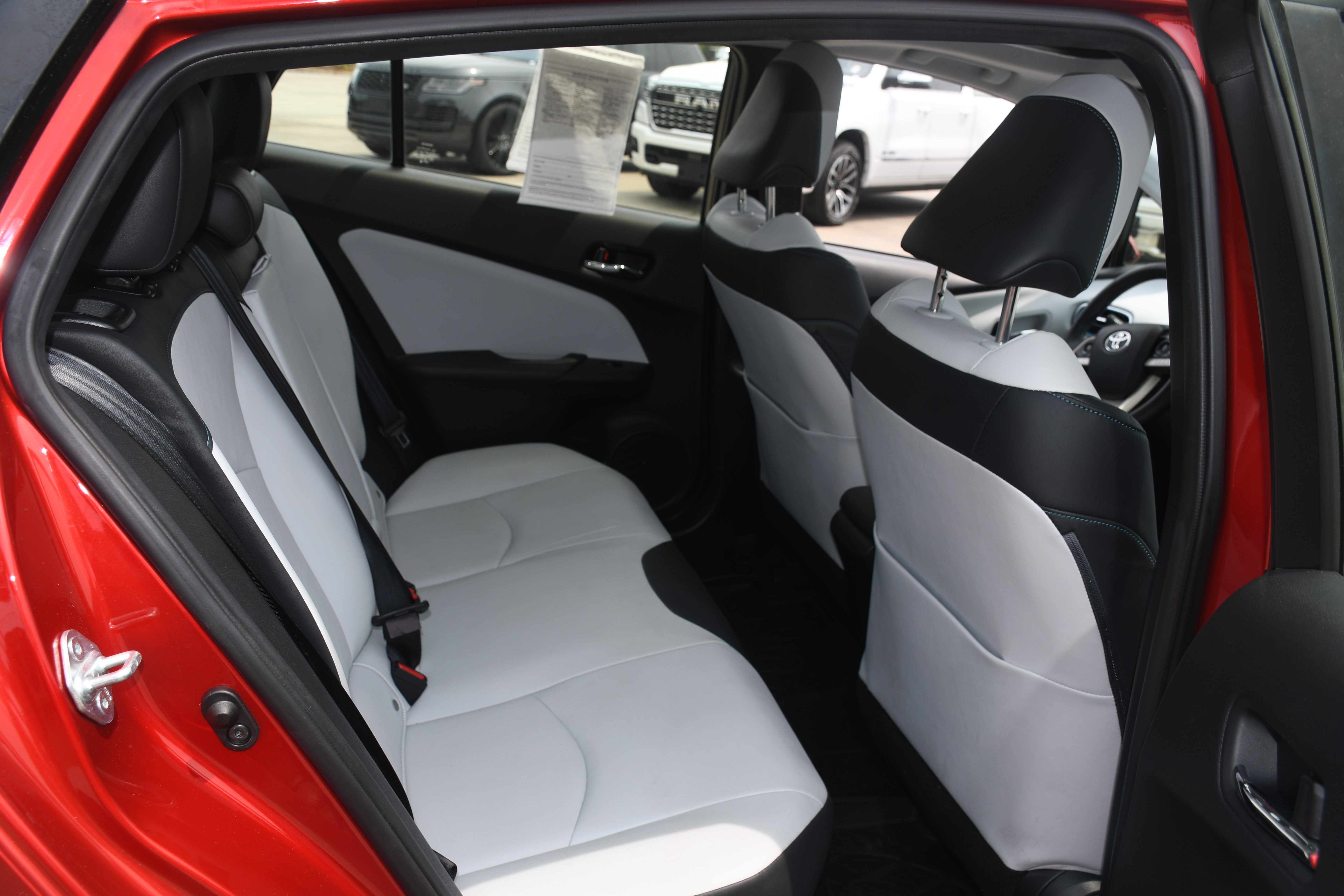 Used 2017 Toyota Prius Four FWD image 19
