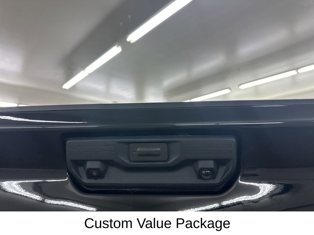 Used 2023 Chevrolet Silverado 2500 Custom w/ Custom Value Package image 16