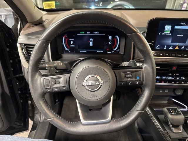 Used 2023 Nissan Rogue Platinum w/ Platinum Premium Package image 11