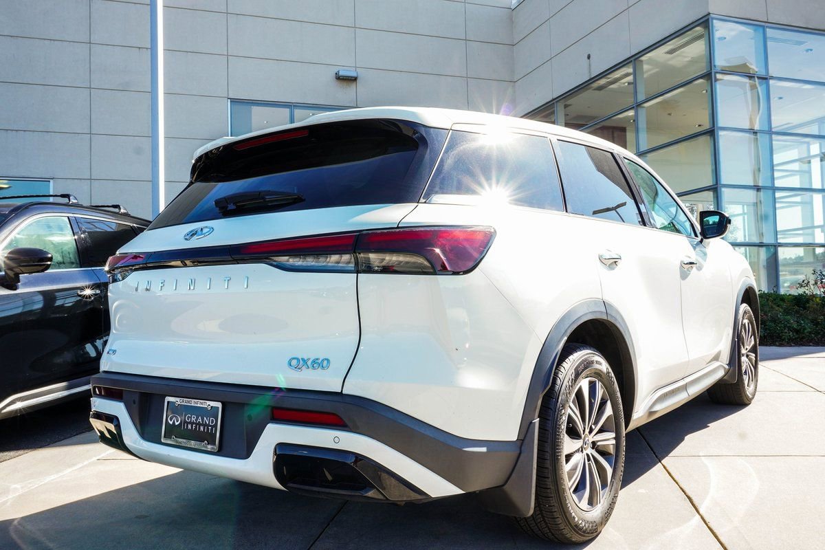 Certified 2023 INFINITI QX60 Pure image 8