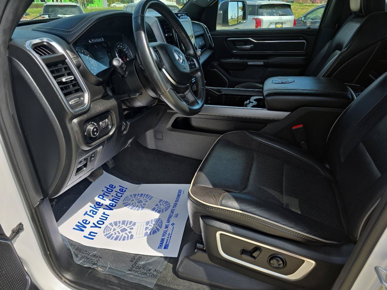 Used 2023 RAM 1500 Laramie AWD/4WD image 23