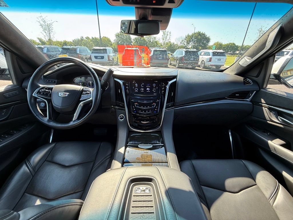 Used 2019 Cadillac Escalade Platinum AWD/4WD image 30