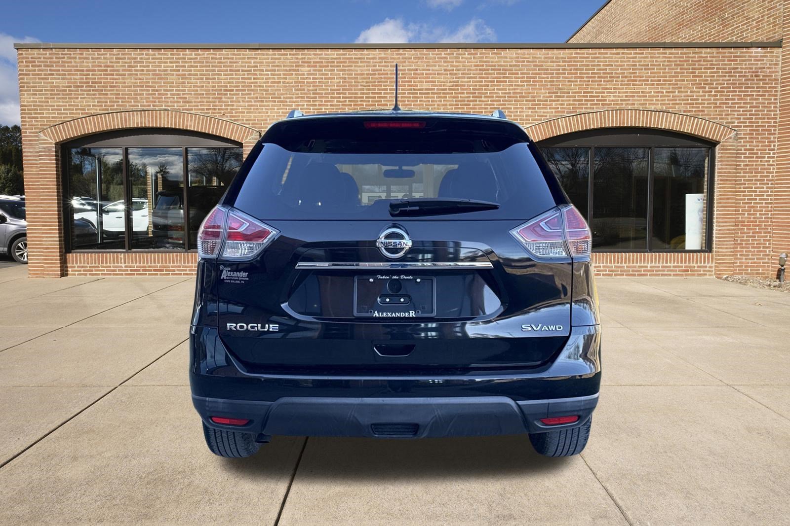 Used 2016 Nissan Rogue SV image 4
