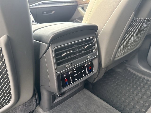 Used 2021 Audi Q8 Premium Plus w/ Premium Plus Package image 20