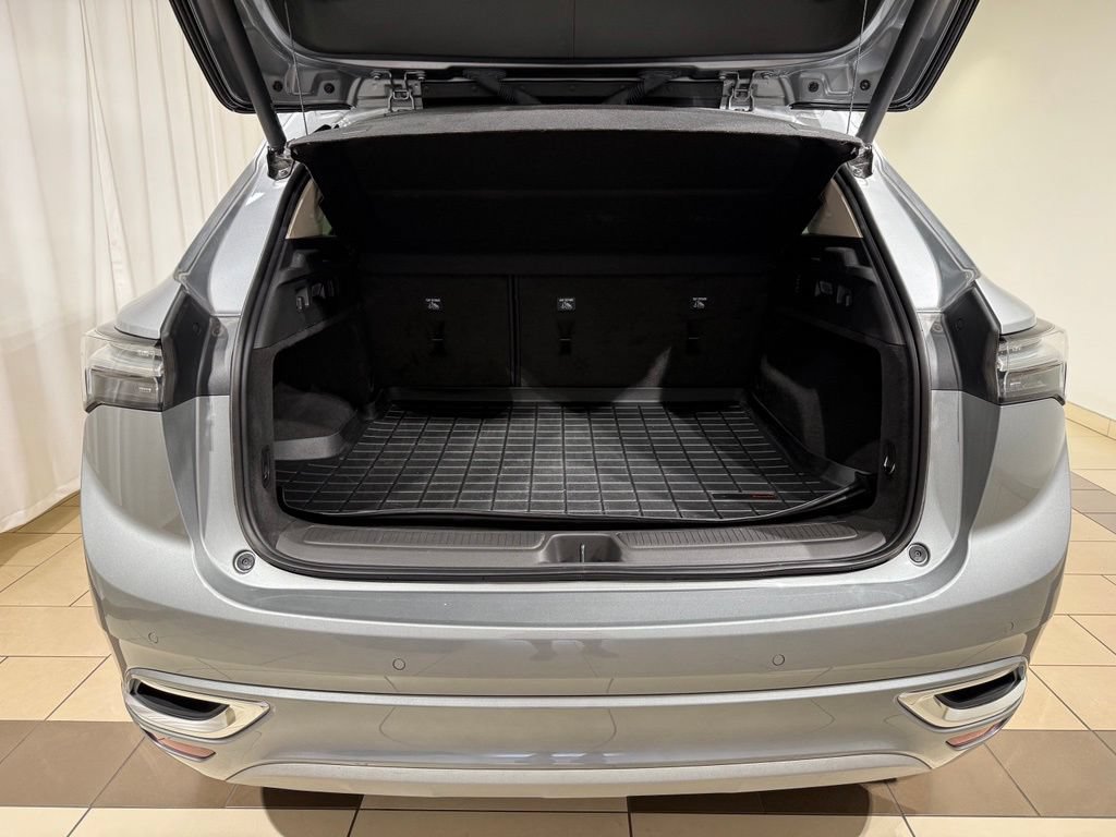 Used 2023 Buick Envision Avenir AWD/4WD image 11
