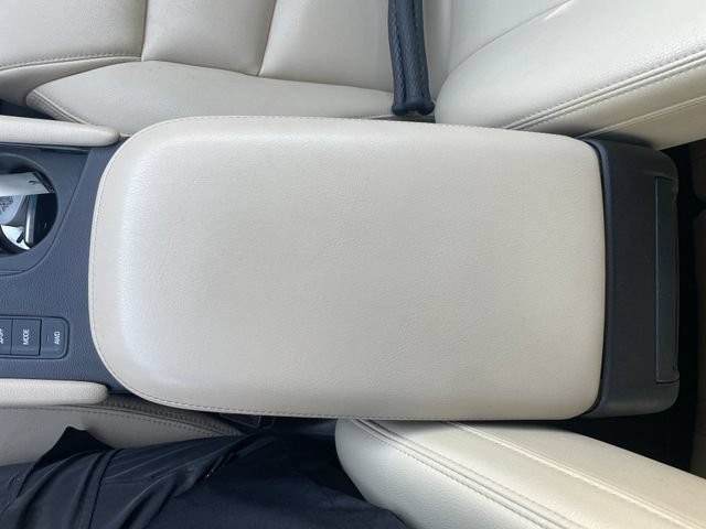 Used 2018 Cadillac XT5 AWD image 17