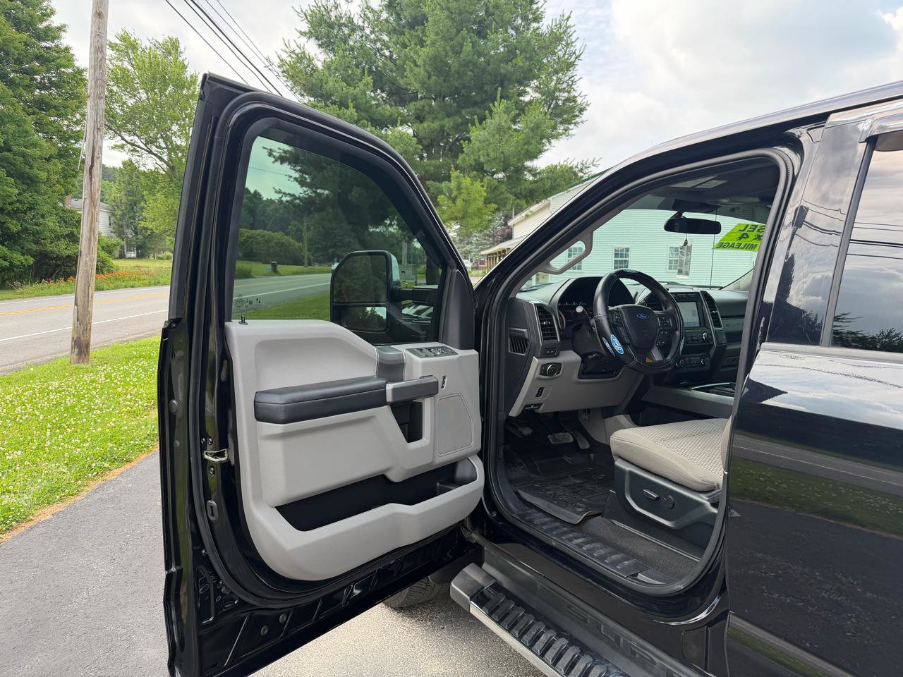 Used 2020 Ford F250 XLT w/ XLT Premium Package AWD/4WD image 22