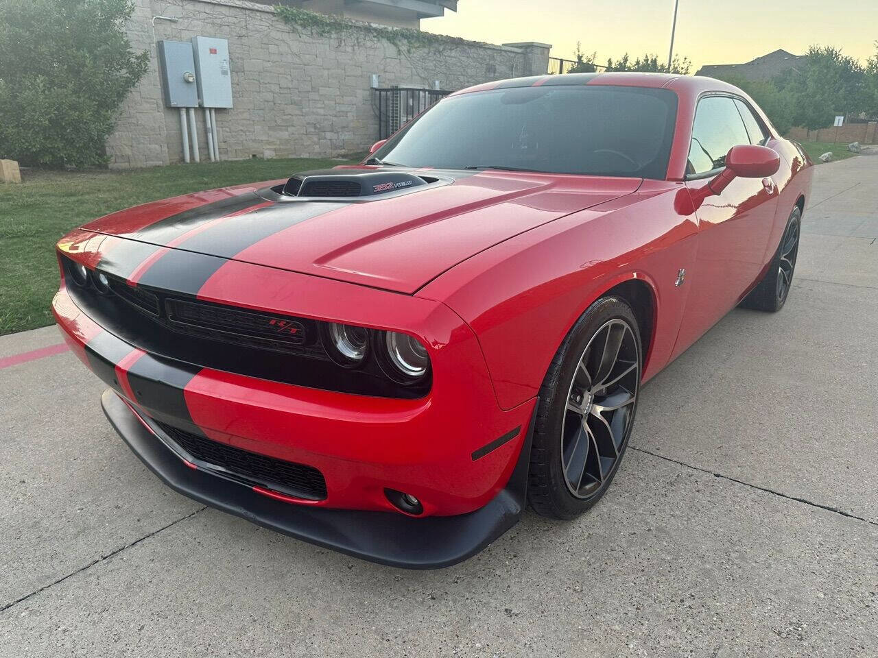 Used 2015 Dodge Challenger R/T Scat Pack RWD image 3