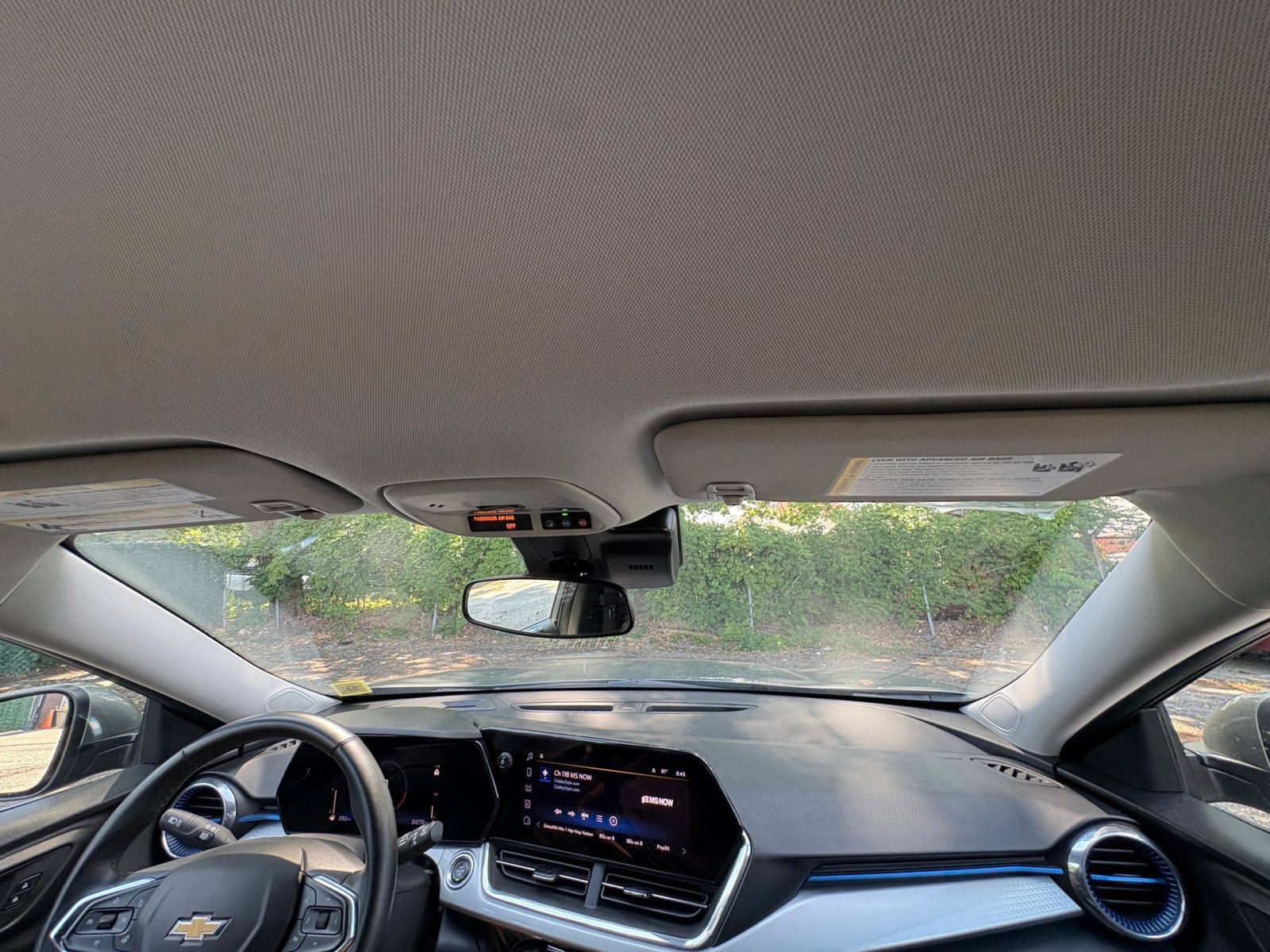 Used 2025 Chevrolet Trax LT w/ LT Convenience Package FWD image 31