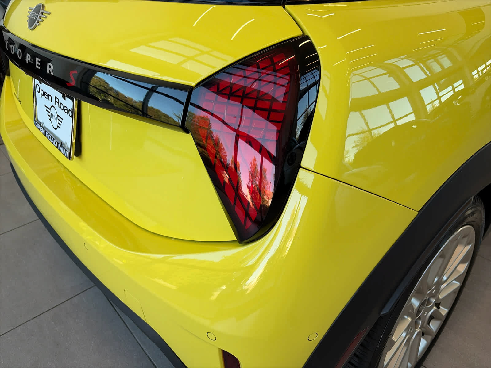 Used 2025 MINI Cooper S FWD image 19