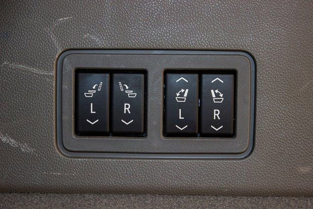 Used 2022 Cadillac XT6 Premium Luxury image 16