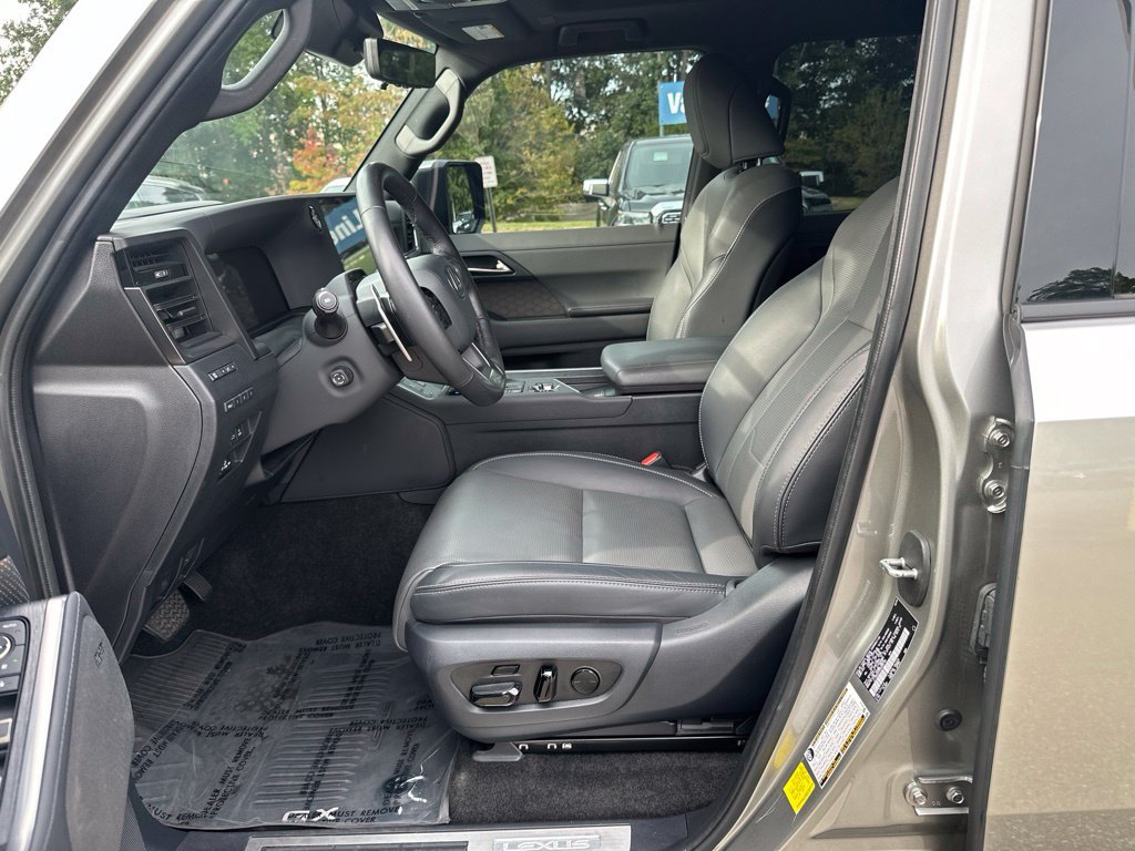 Used 2024 Lexus GX 550 w/ Accessory Package (Z1) AWD/4WD image 13
