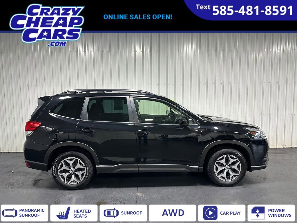 Used 2023 Subaru Forester Premium image 1