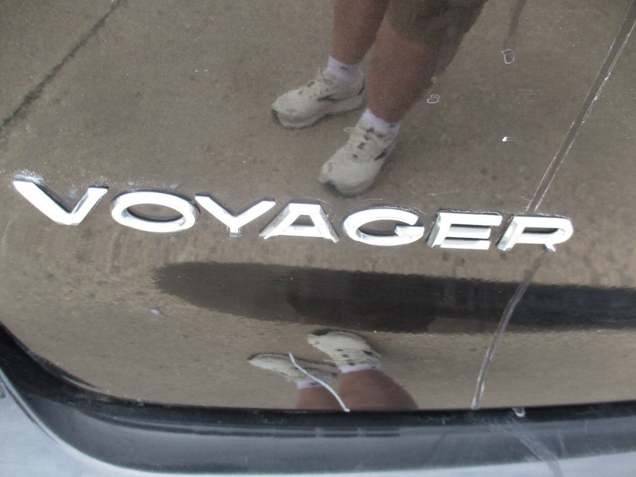 Used 2020 Chrysler Voyager Lxi FWD image 34