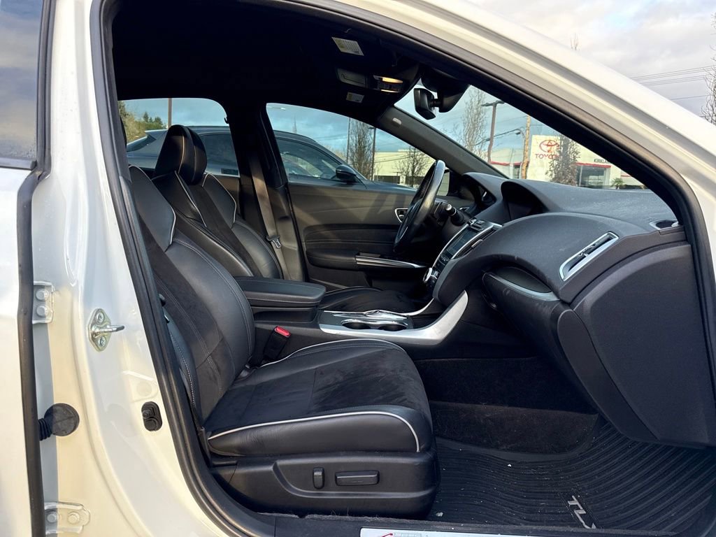 Used 2019 Acura TLX 3.5L Technology Pkg w/A-Spec P image 10