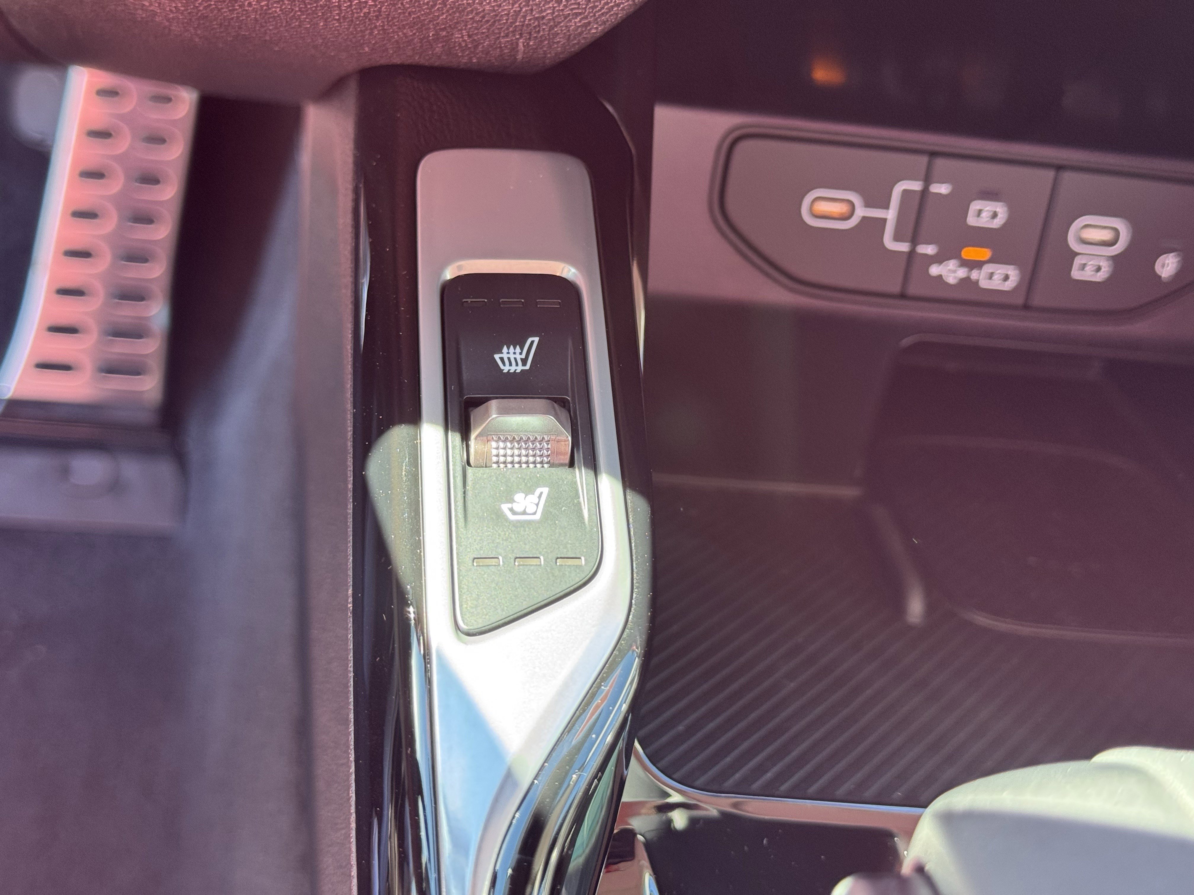 New 2025 Kia Sorento SX image 21