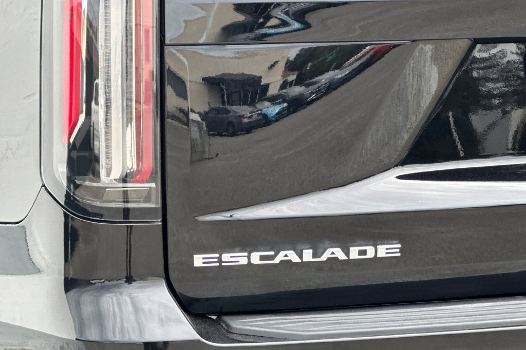 Used 2022 Cadillac Escalade ESV Sport w/ Touring Package AWD/4WD image 26