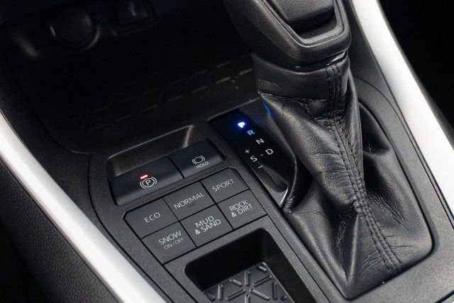 Used 2021 Toyota RAV4 XLE image 24