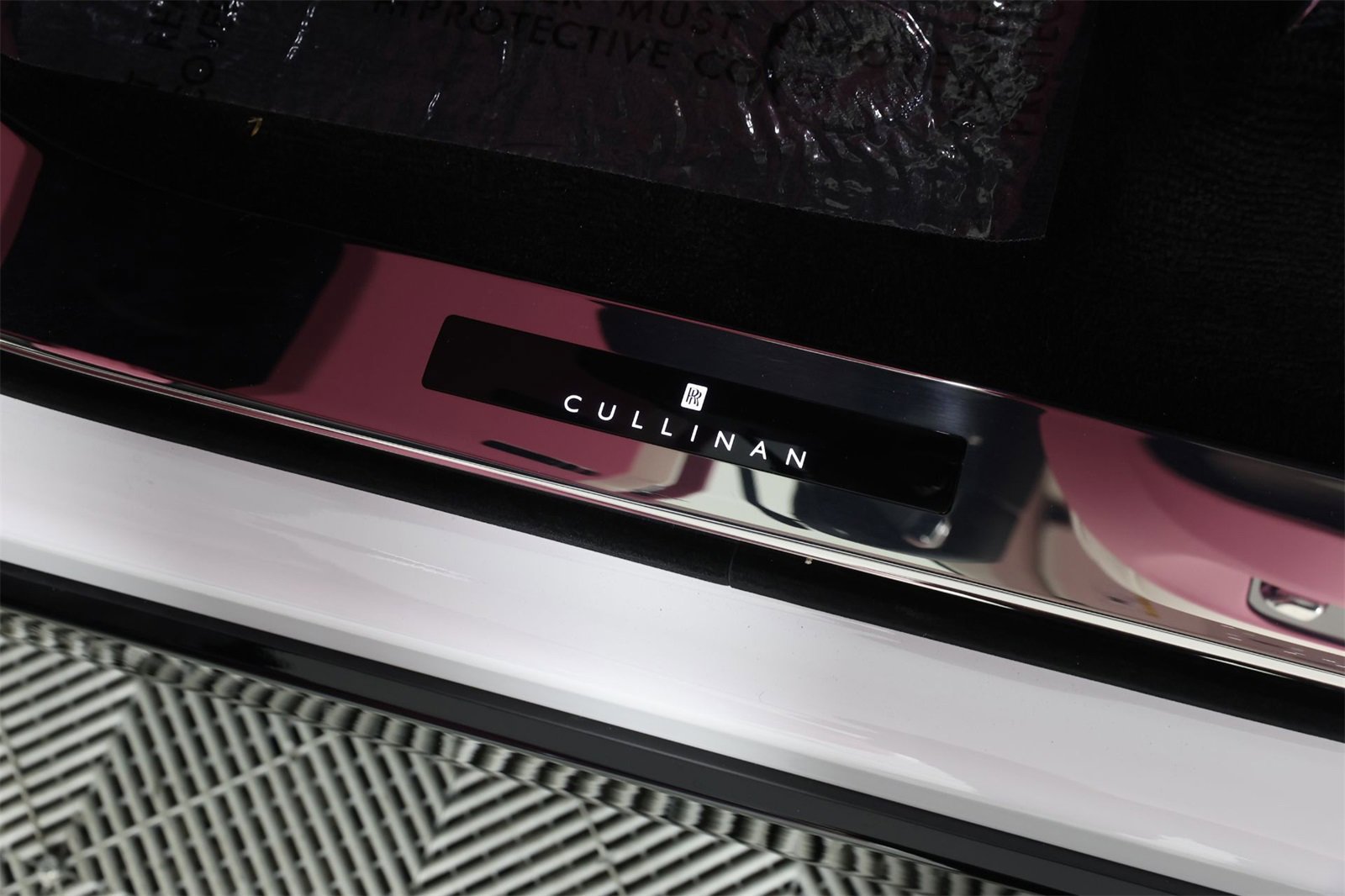 New 2025 Rolls-Royce Cullinan w/ Dynamic Package image 33