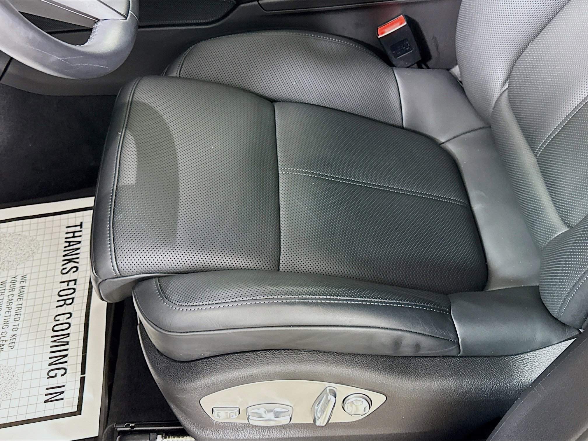 Used 2023 Porsche Macan S image 12