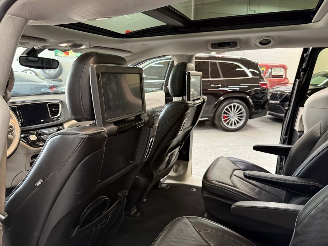 Used 2020 Chrysler Pacifica Limited FWD image 13