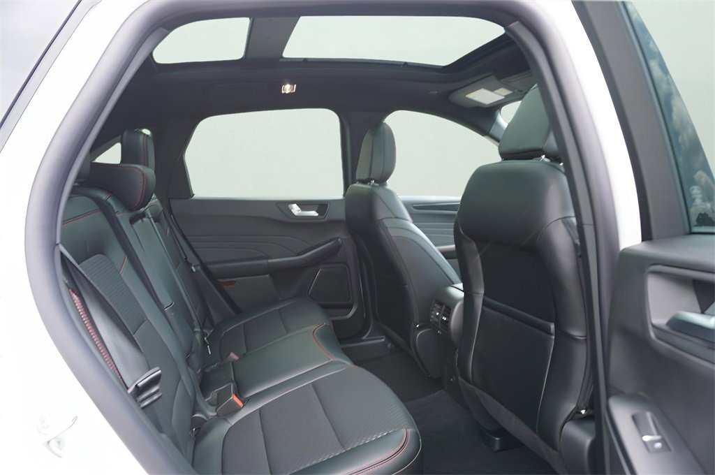 New 2025 Ford Escape ST-Line Elite w/ Class II Trailer Tow Package image 13