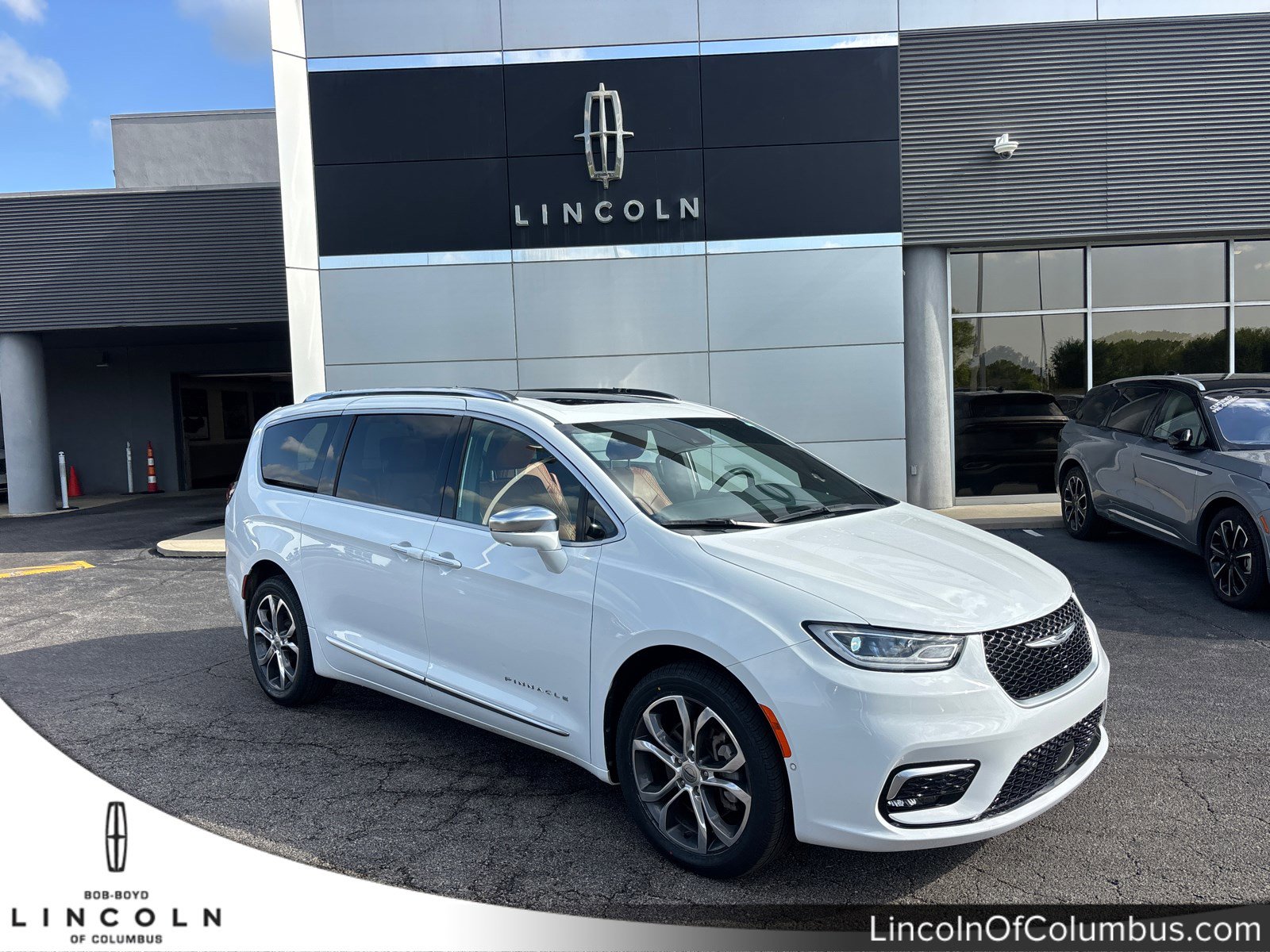 Used 2024 Chrysler Pacifica Pinnacle AWD/4WD video 1