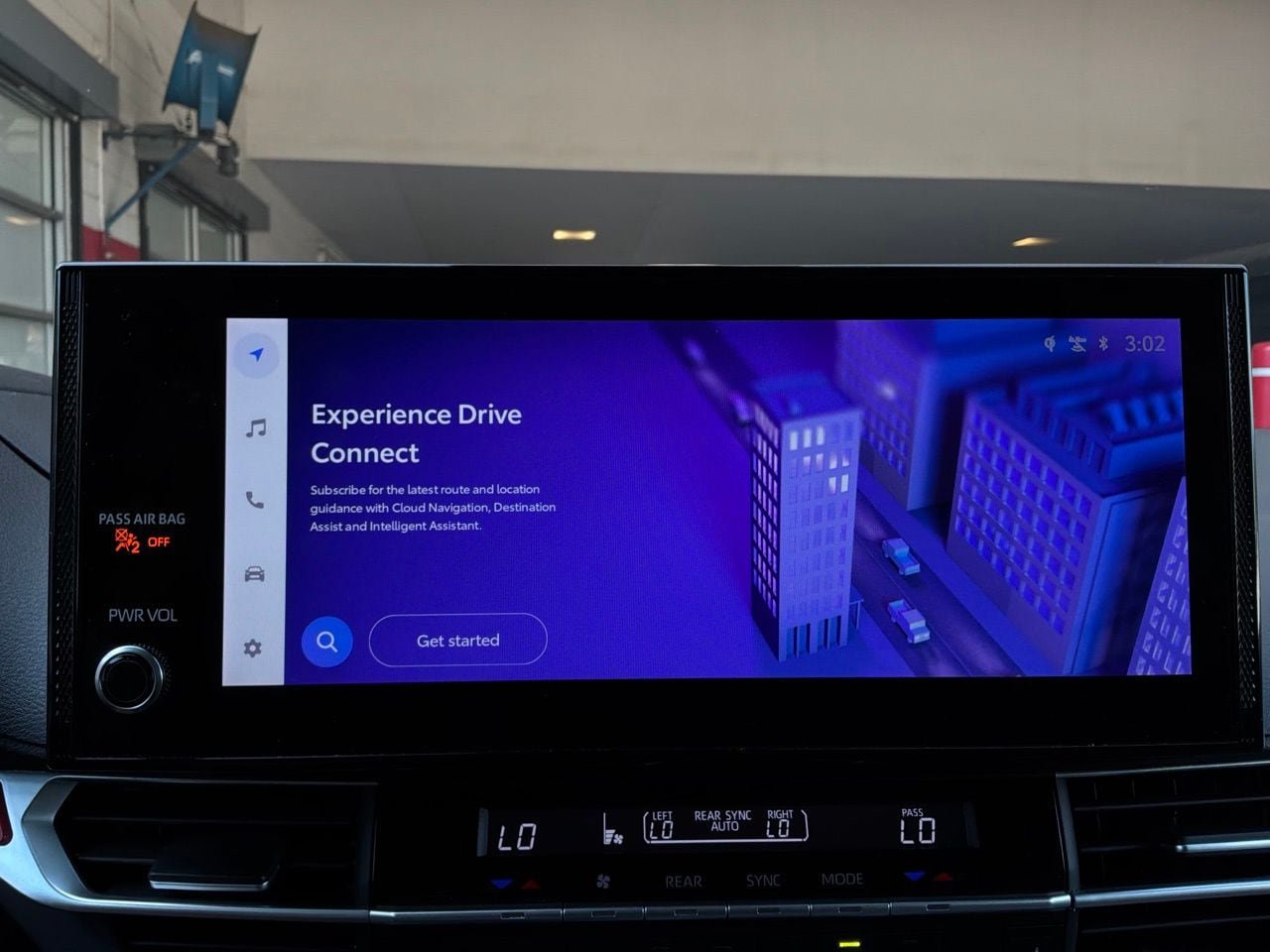 Used 2025 Toyota Sienna XLE FWD image 36