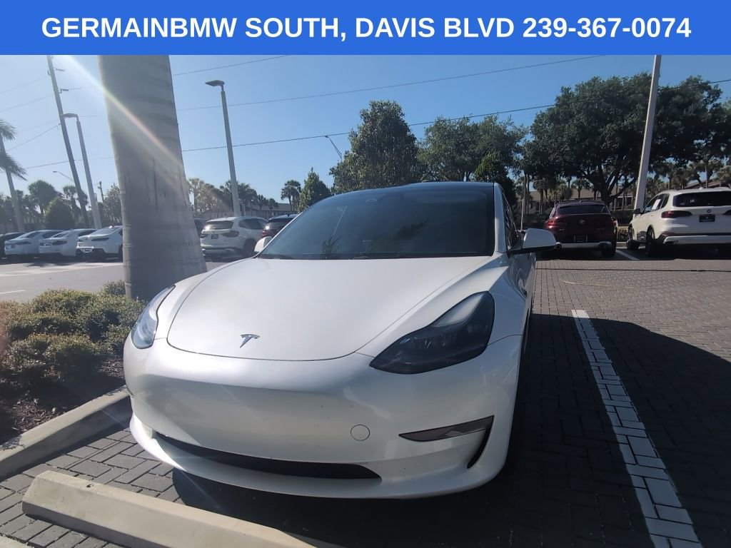 Used 2023 Tesla Model 3 Standard Range image 2