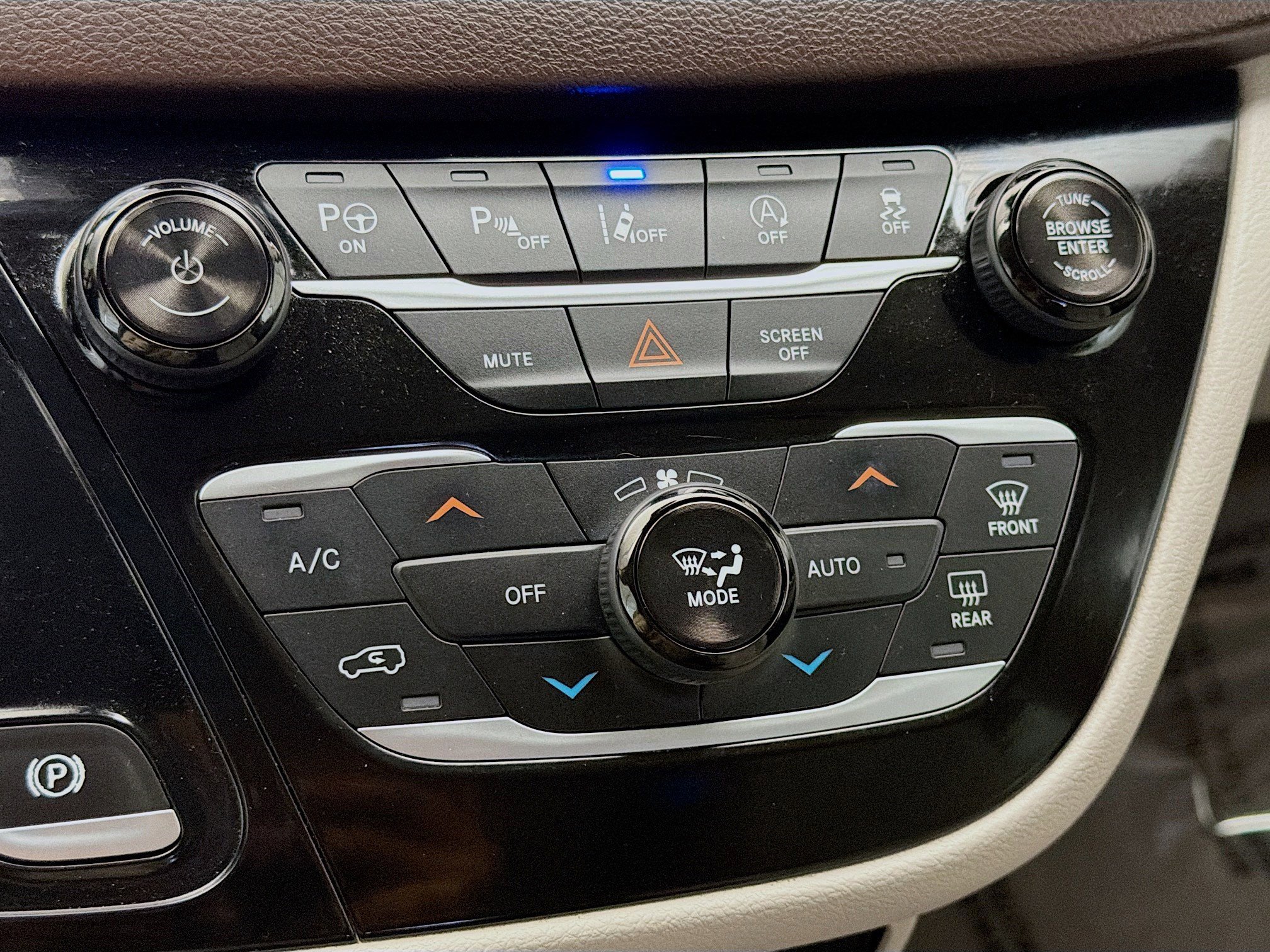 Used 2018 Chrysler Pacifica Touring-L Plus w/ Advanced Safetytec Group image 10