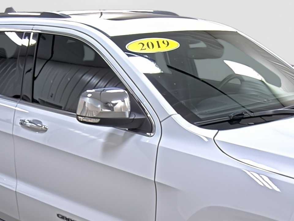 Used 2019 Jeep Grand Cherokee Limited AWD/4WD image 15