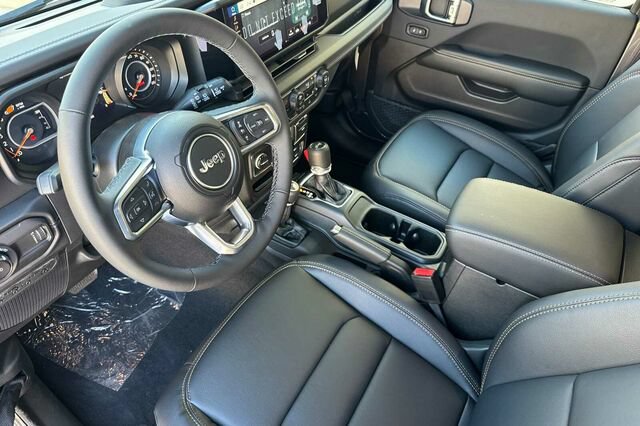 New 2027 Jeep Wrangler Unlimited Sahara AWD/4WD image 7