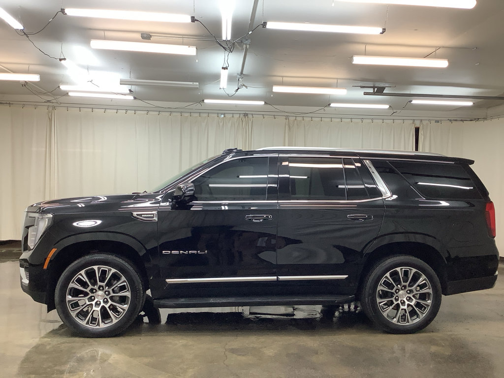 Used 2025 GMC Yukon Denali w/ Advanced Technology Package AWD/4WD image 11