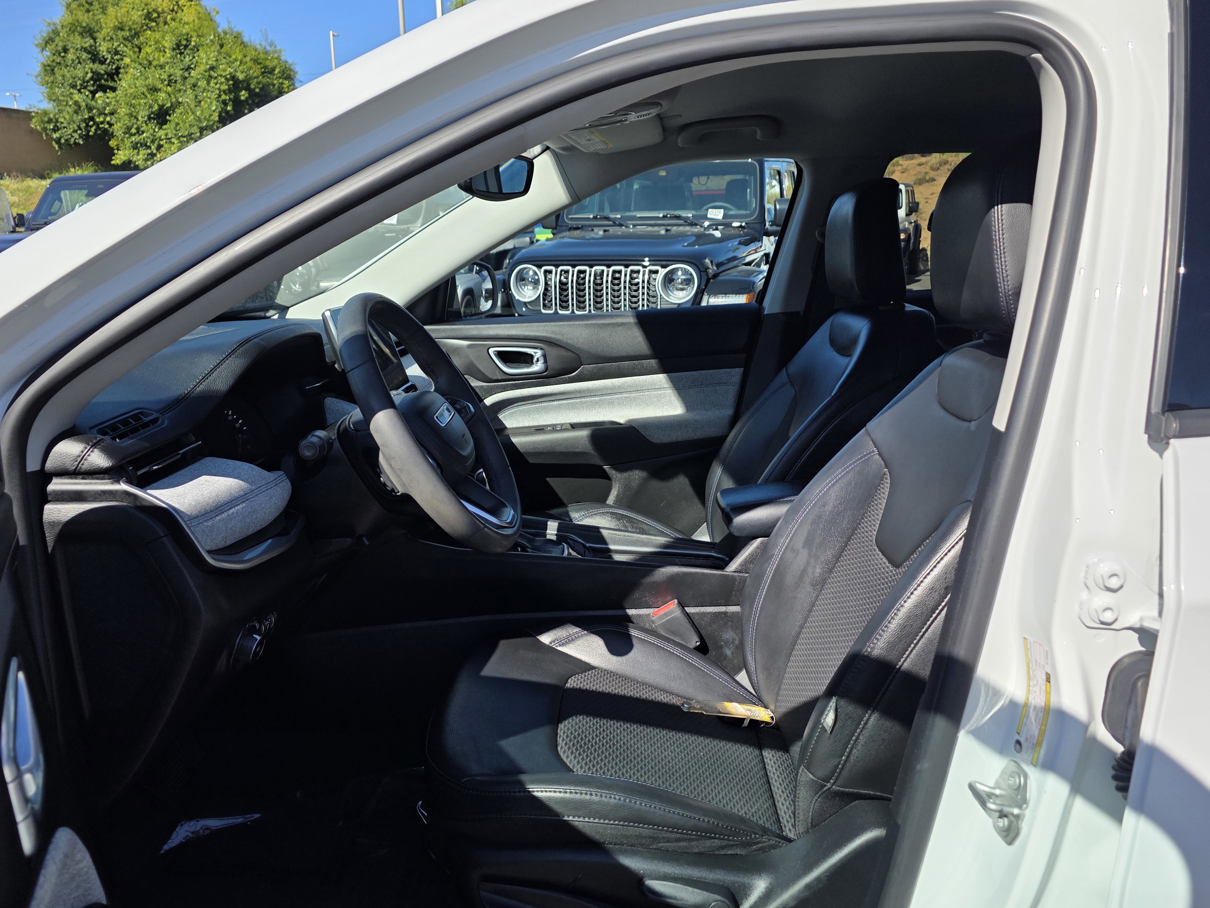 Certified 2022 Jeep Compass Latitude image 12