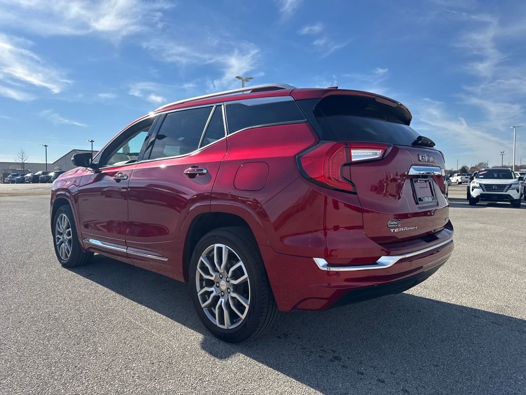 Used 2024 GMC Terrain Denali w/ Denali Premium Package image 4